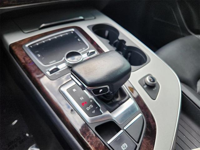 Photo of 2019 Night Black Audi Q7