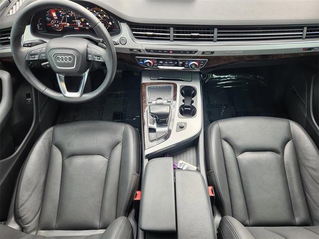 Photo of 2019 Night Black Audi Q7