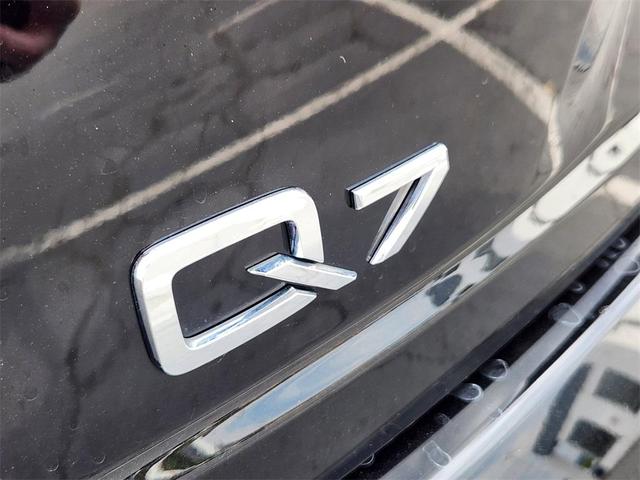 Photo of 2019 Night Black Audi Q7