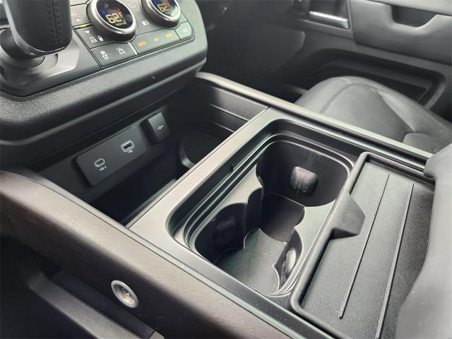 Photo of 2022 Silicon Silver Land Rover Defender