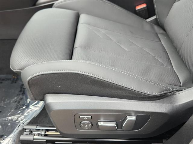 Photo of 2025 Black Sapphire Metallic BMW X3