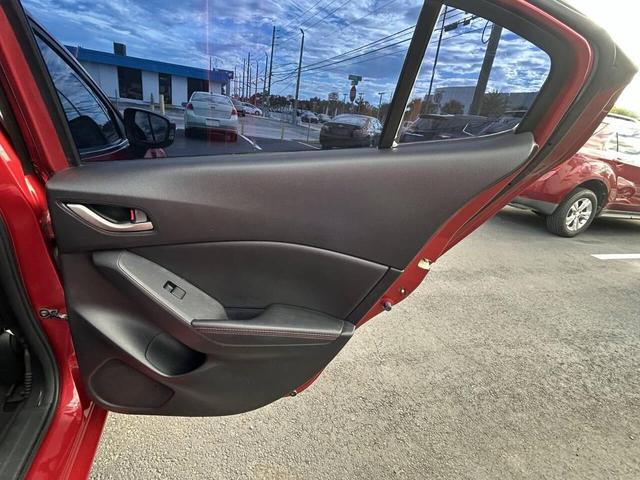 Photo of 2016 Soul Red Metallic Mazda Mazda3