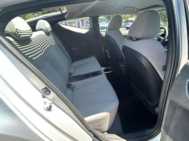 Photo of 2012 Ironman Silver Hyundai Veloster