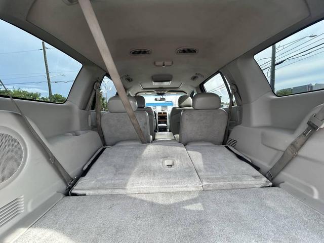 Photo of 2008 Bright Silver Metallic Clearcoat Chrysler Aspen