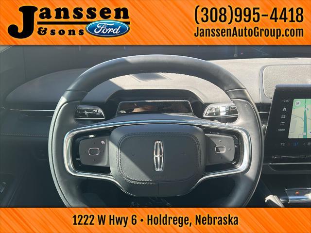 Photo of 2024 White Platinum Metallic Tri-Coat Lincoln Nautilus