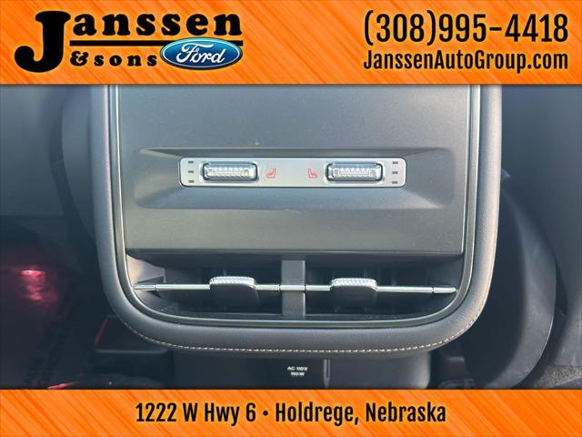 Photo of 2024 White Platinum Metallic Tri-Coat Lincoln Nautilus