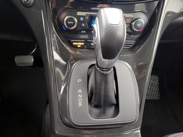 Photo of 2016 Blue Ford Escape