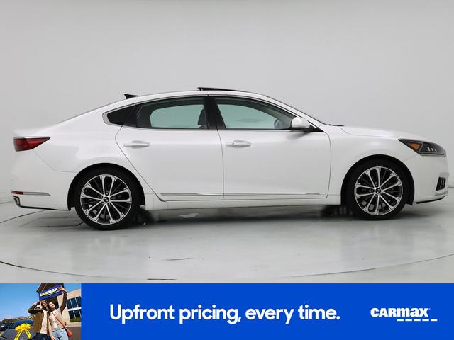 Photo of 2017 White Kia Cadenza