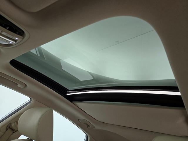 Photo of 2017 White Kia Cadenza