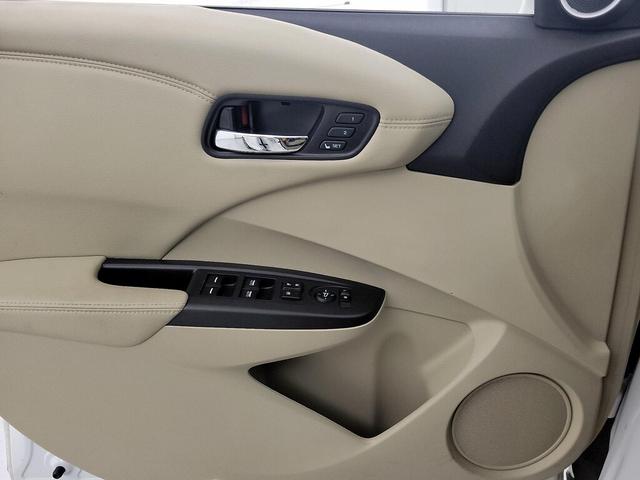 Photo of 2018 White Acura RDX