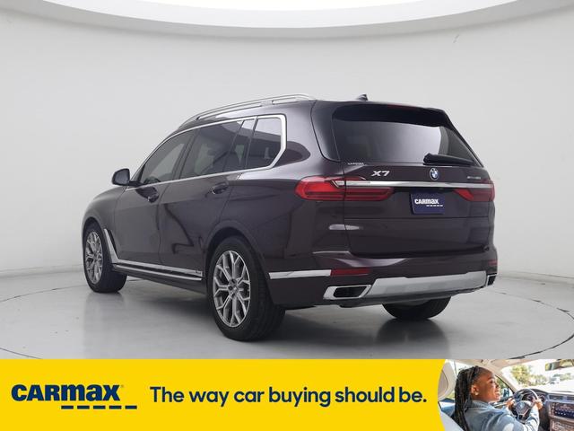 Photo of 2022 Burgundy BMW X7