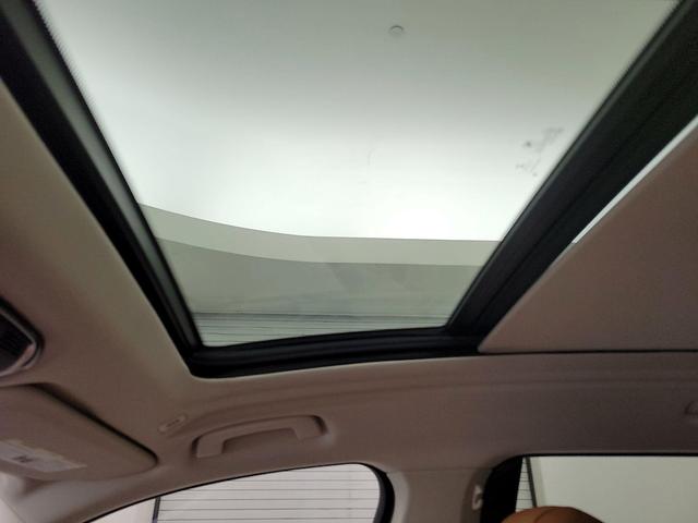 Photo of 2022 Burgundy BMW X7