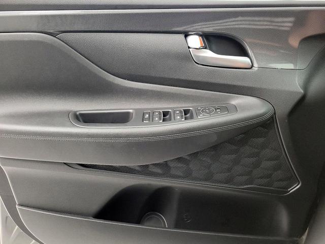 Photo of 2023 Gray Hyundai SANTA FE