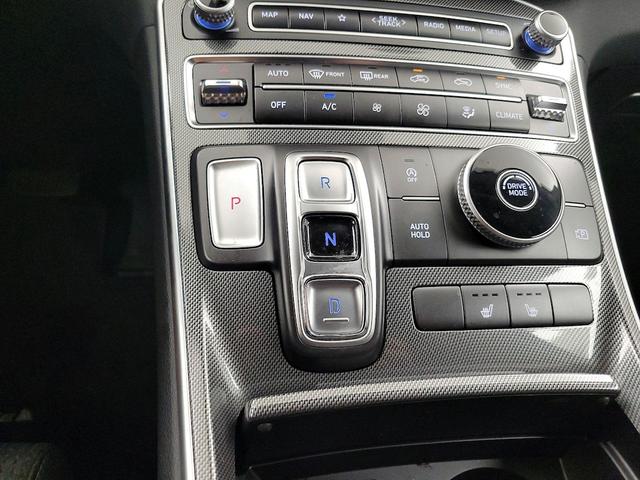 Photo of 2023 Gray Hyundai SANTA FE