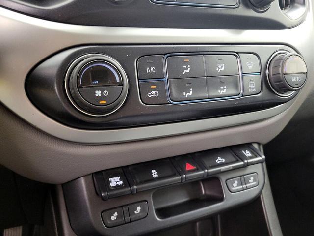 Photo of 2016 Gray Chevrolet Colorado