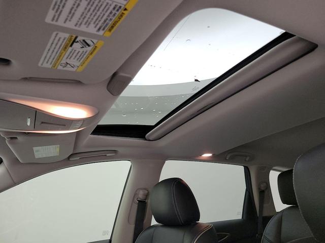 Photo of 2017 Gray INFINITI QX60