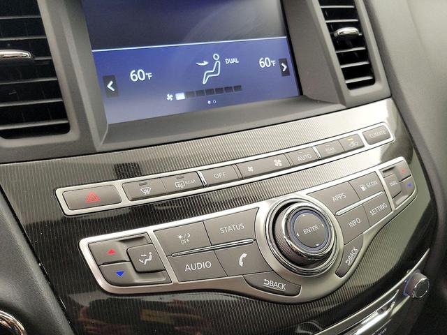 Photo of 2017 Gray INFINITI QX60