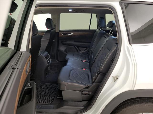 Photo of 2024 White Volkswagen Atlas