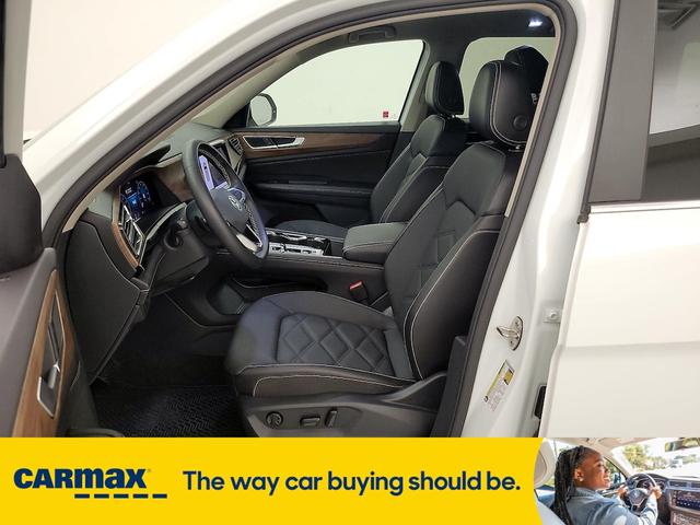 Photo of 2024 White Volkswagen Atlas