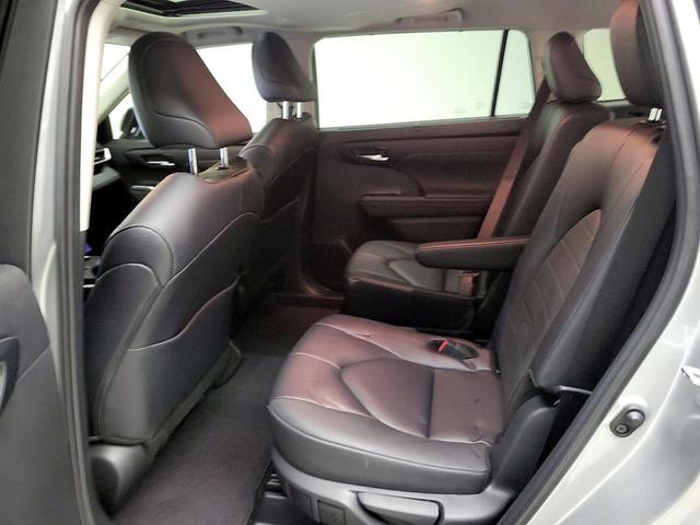 Photo of 2024 Gray Toyota Highlander