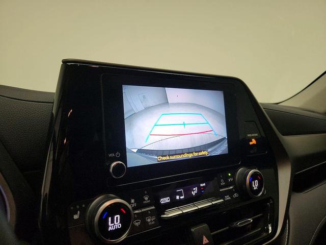 Photo of 2024 Gray Toyota Highlander