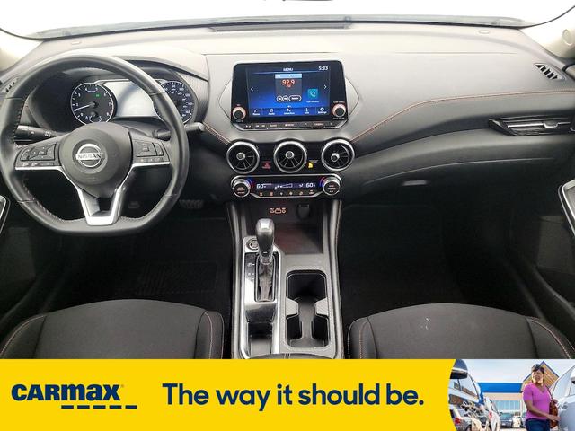 Photo of 2021 White Nissan Sentra