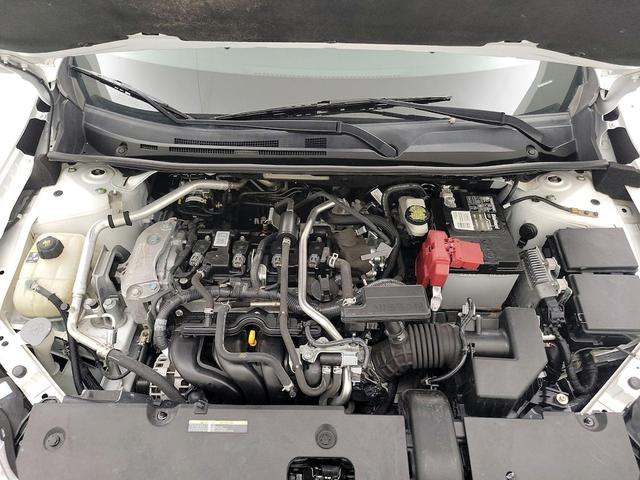 Photo of 2021 White Nissan Sentra