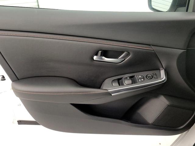 Photo of 2021 White Nissan Sentra