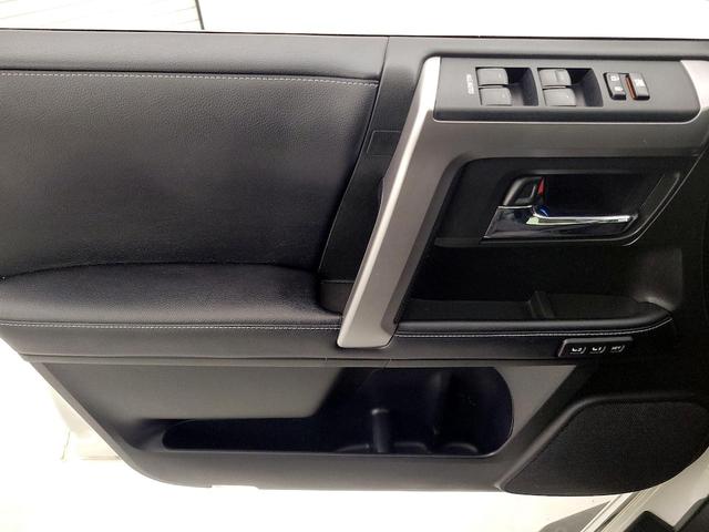 Photo of 2018 White Toyota 4Runner