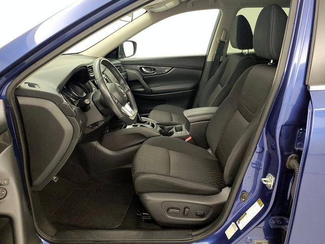 Photo of 2018 Blue Nissan Rogue