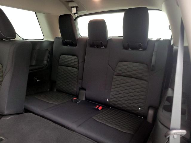 Photo of 2022 Black Nissan Pathfinder