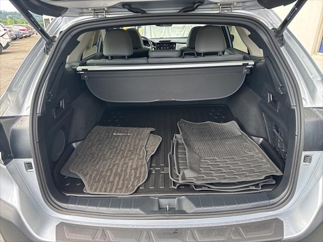 Photo of 2024 Ice Silver Metallic Subaru Outback