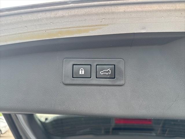 Photo of 2024 Ice Silver Metallic Subaru Outback