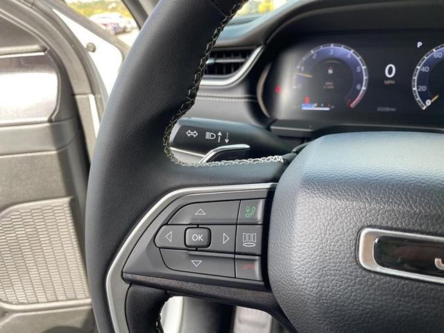 Photo of 2023 Bright White Clearcoat Jeep Grand Cherokee L