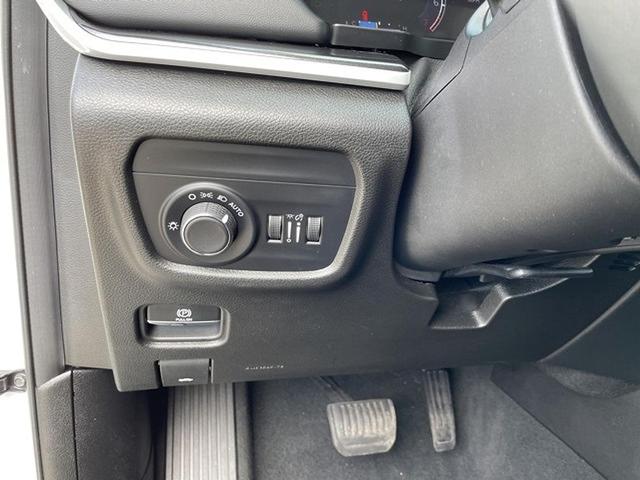 Photo of 2023 Bright White Clearcoat Jeep Grand Cherokee L