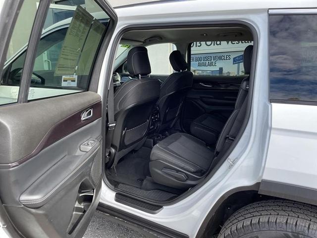 Photo of 2023 Bright White Clearcoat Jeep Grand Cherokee L
