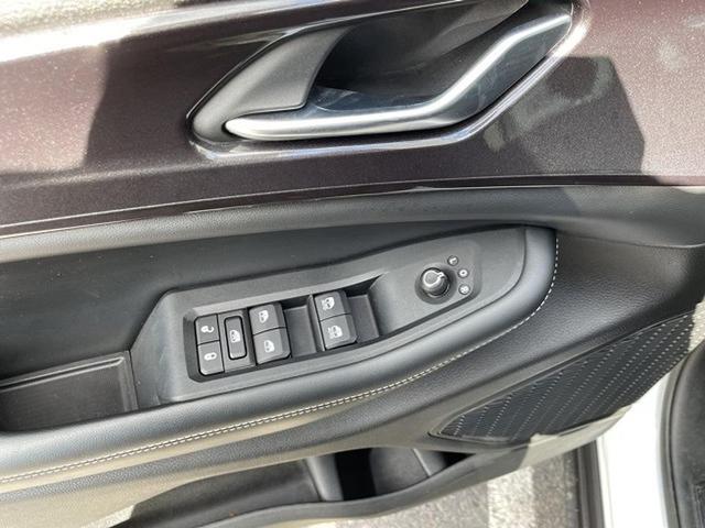 Photo of 2023 Bright White Clearcoat Jeep Grand Cherokee L