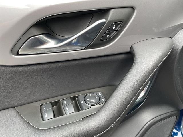 Photo of 2022 Blue Glow Metallic Chevrolet Blazer