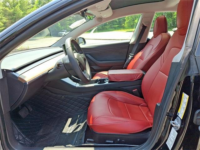 Photo of 2020 Black Tesla Model 3