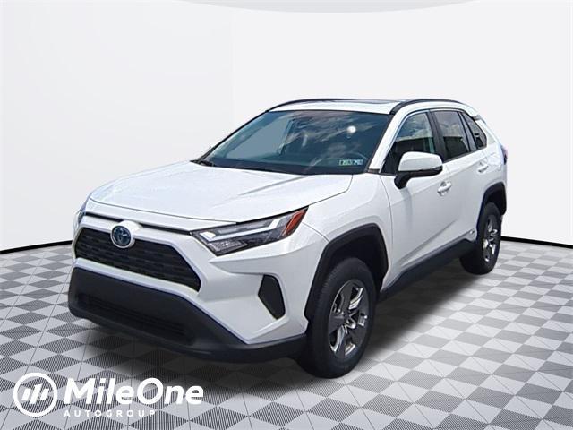 Photo of 2022 White Toyota RAV4 Hybrid