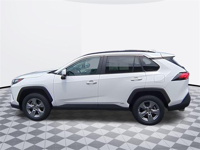 Photo of 2022 White Toyota RAV4 Hybrid