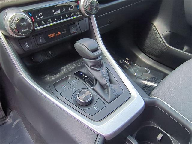 Photo of 2022 White Toyota RAV4 Hybrid