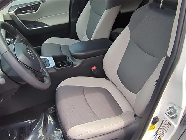 Photo of 2022 White Toyota RAV4 Hybrid