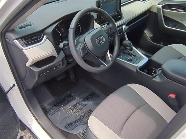 Photo of 2022 White Toyota RAV4 Hybrid
