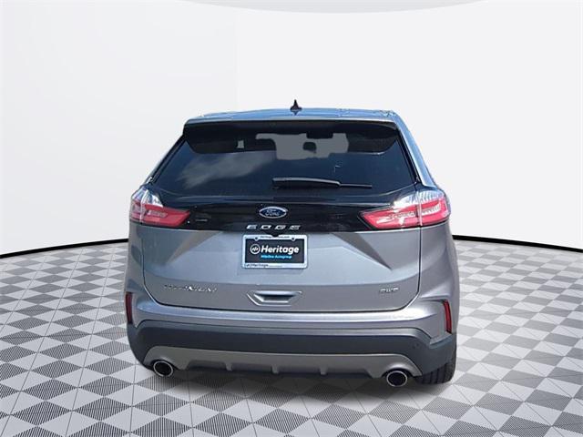 Photo of 2022 Silver Metallic Ford Edge