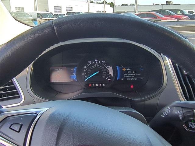 Photo of 2022 Silver Metallic Ford Edge