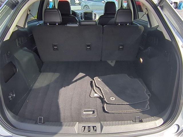Photo of 2022 Silver Metallic Ford Edge