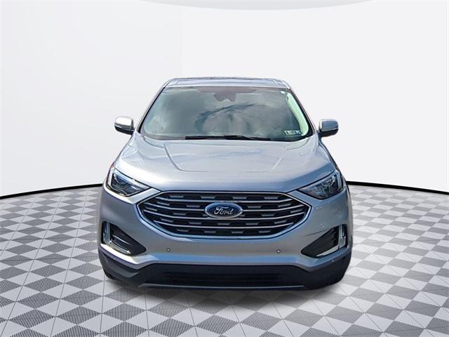 Photo of 2022 Silver Metallic Ford Edge