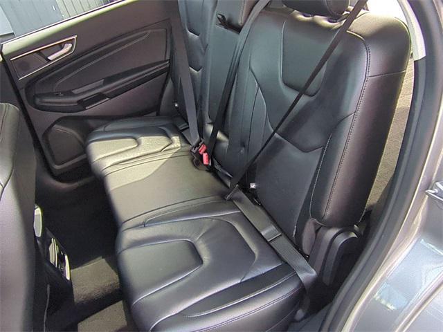 Photo of 2022 Silver Metallic Ford Edge