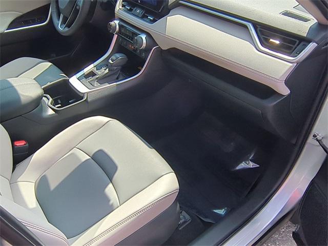 Photo of 2023 Silver Sky Metallic Toyota RAV4